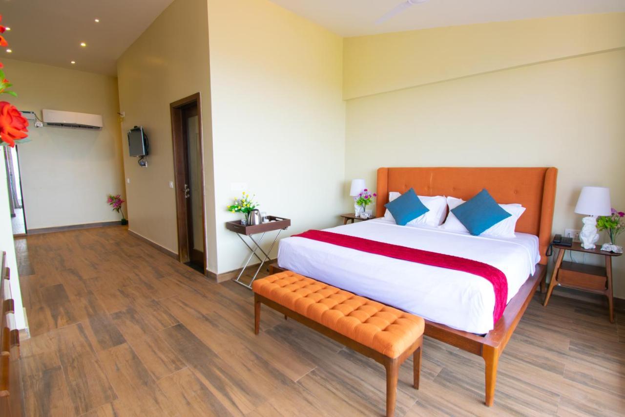 Hotel Octave Rococco Morjim Pernem Zewnętrze zdjęcie