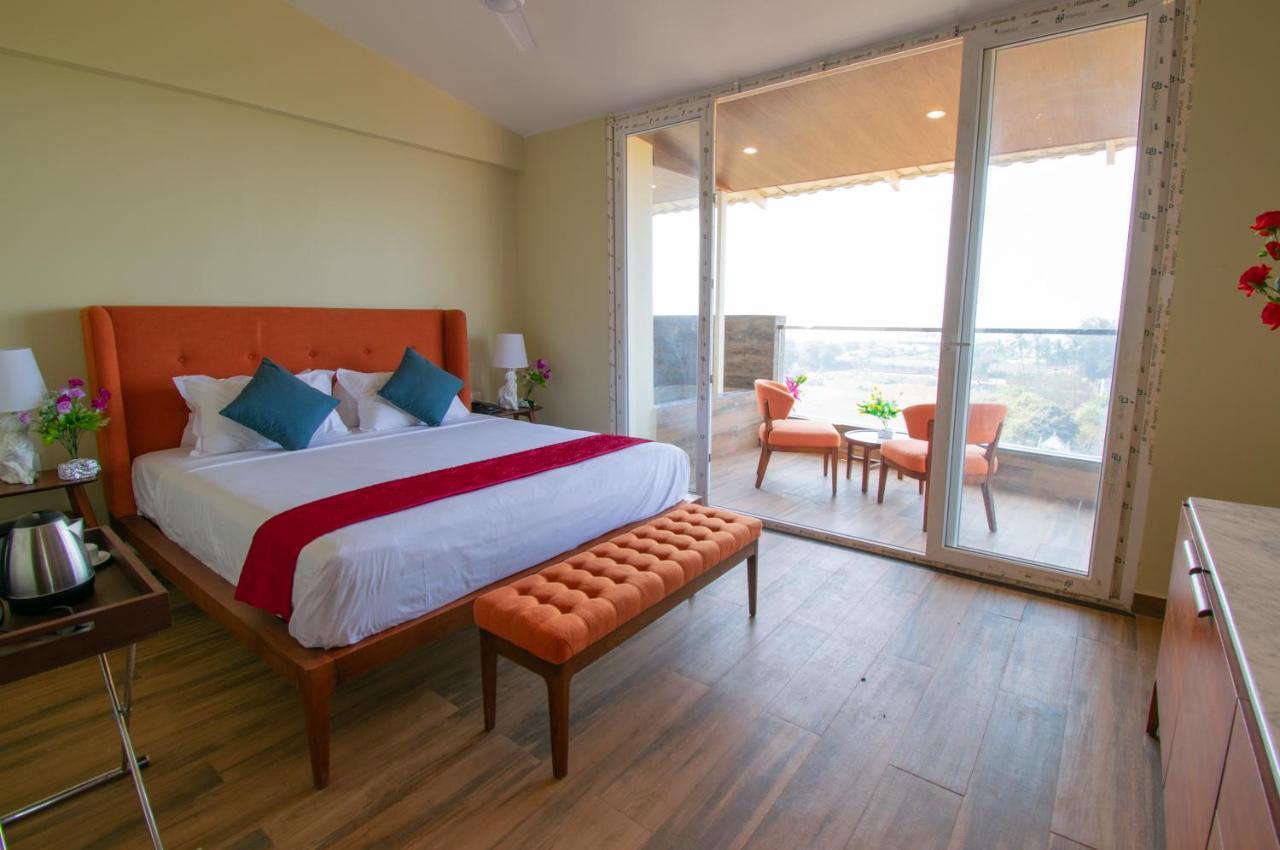 Hotel Octave Rococco Morjim Pernem Zewnętrze zdjęcie