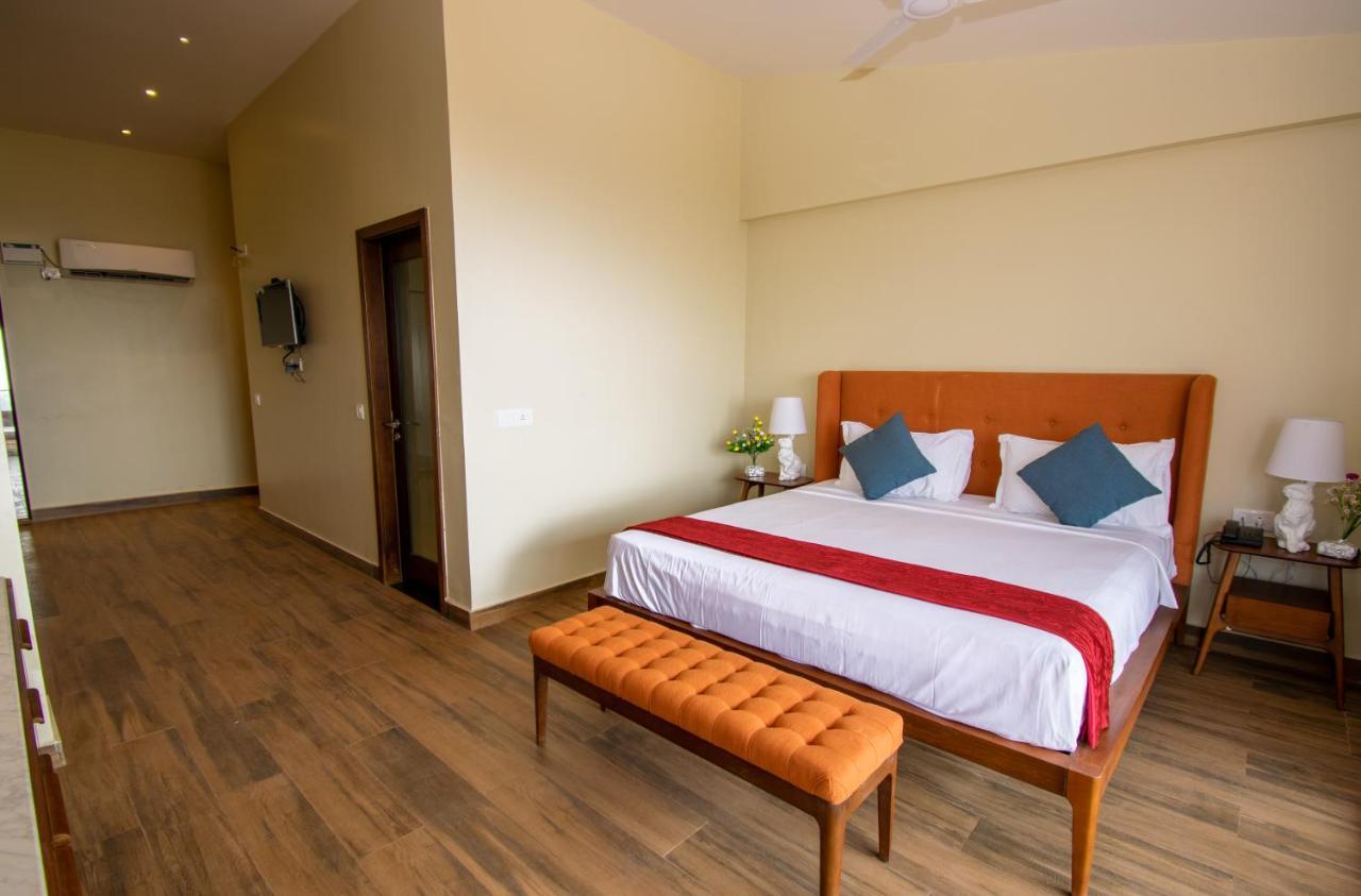Hotel Octave Rococco Morjim Pernem Zewnętrze zdjęcie